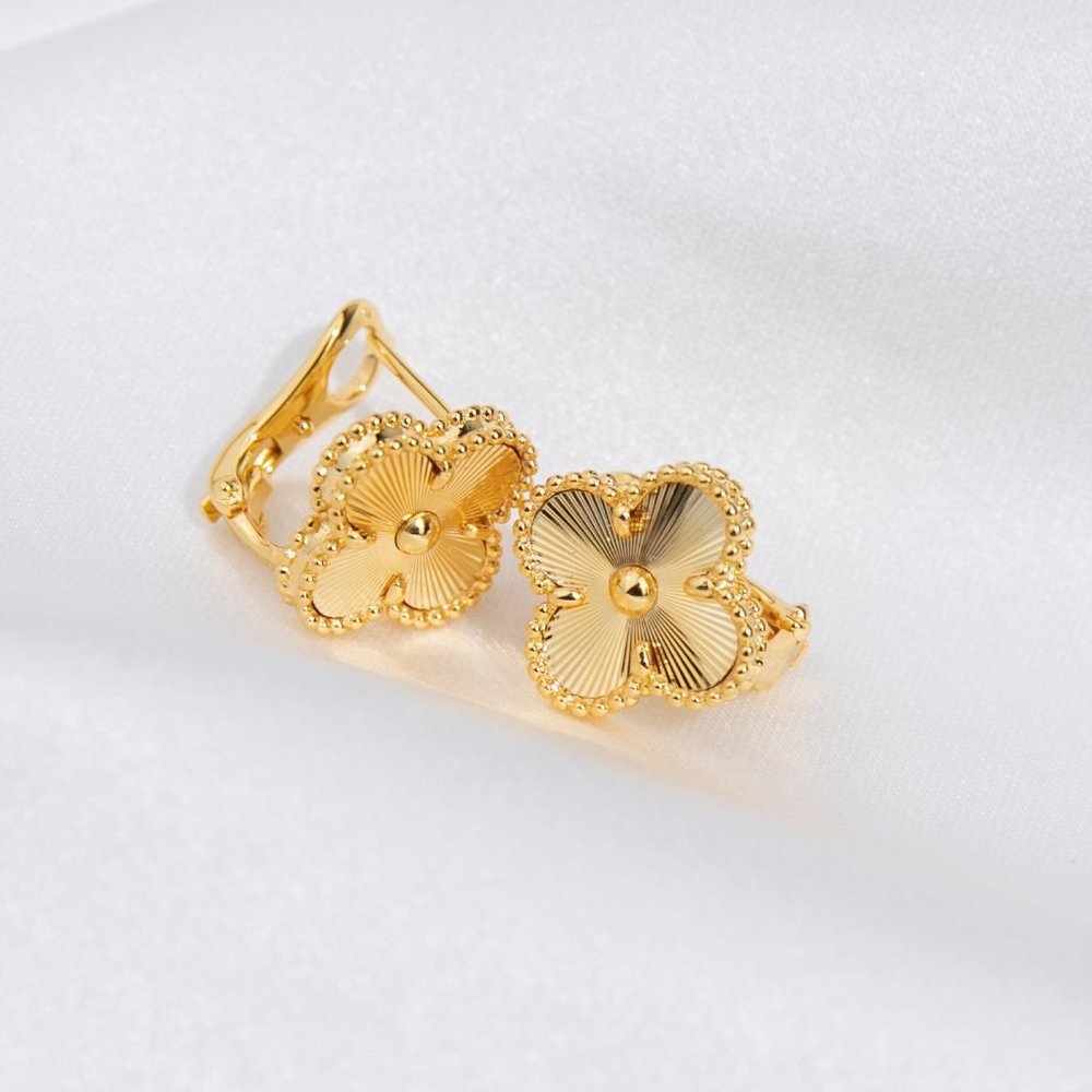 Van Cleef & Arpels earrings